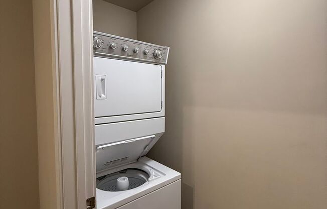 1 bed, 1 bath, 783 sqft, $1,245, Unit 408