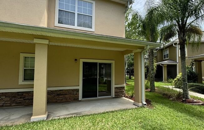 2 Story 3BR/2.5BA Luxury Condo w/ Garage (FREE WATER, SEWER, BASIC INTERNET & CABLE INCLUDED IN RENT)