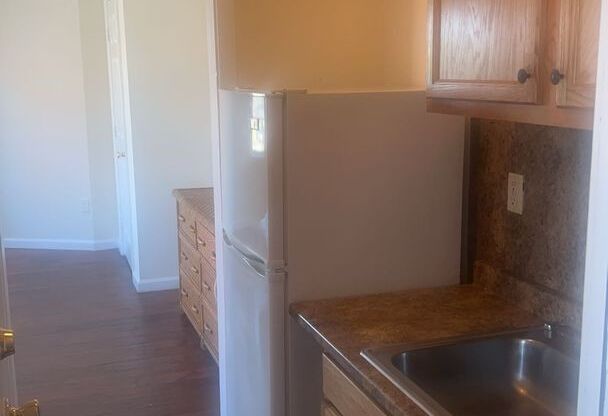 Studio, 1 bath, 300 sqft, $925, Unit 3C