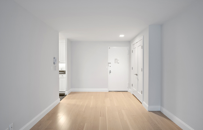 1 bed, 1 bath, 617 sqft, $5,200, Unit 815