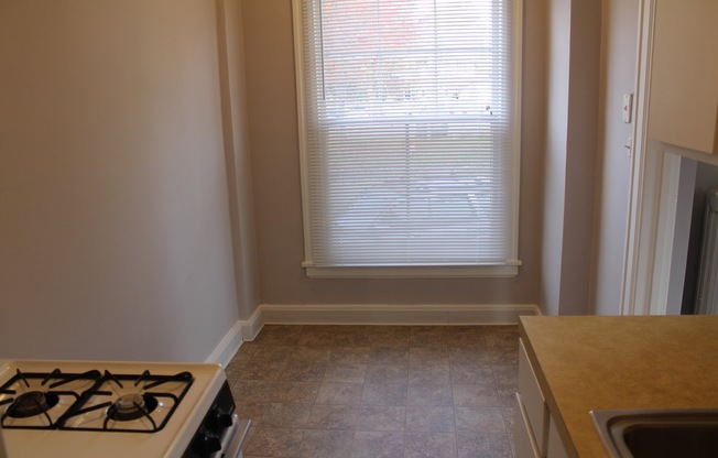 1 bed, 1 bath, 844 sqft, $1,425, Unit 1N