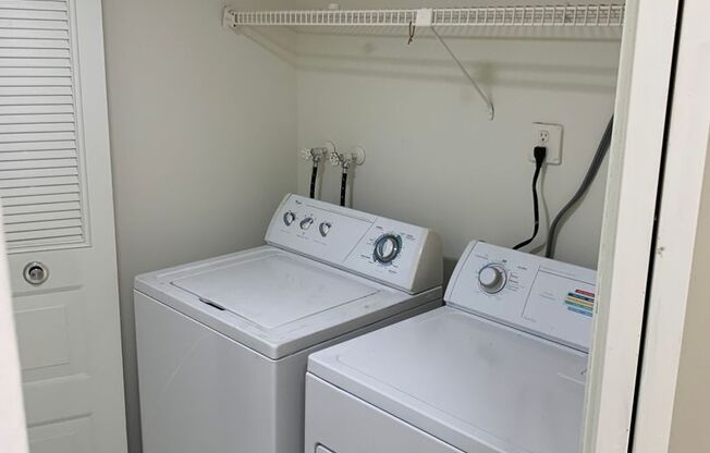 1 bed, 1 bath, 725 sqft, $1,695, Unit V214