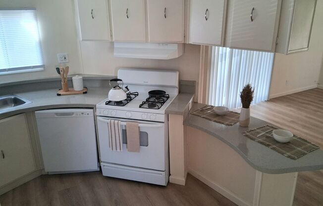 2 beds, 2 baths, 800 sqft, $3,450, Unit 139