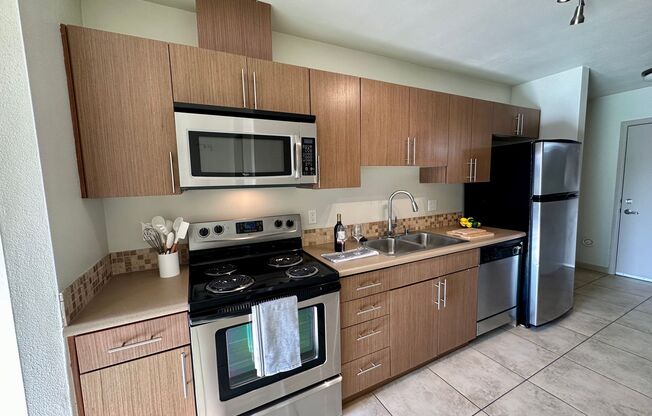 Studio, 1 bath, 430 sqft, $1,599, Unit Unit 302