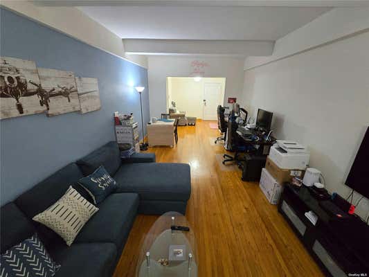 1 bed, 1 bath, $2,100, Unit 2P