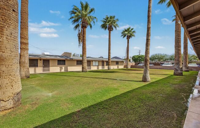 2 beds, 1 bath, 935 sqft, $1,599, Unit 01