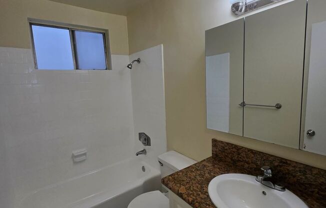 1 bed, 1 bath, $1,795, Unit C