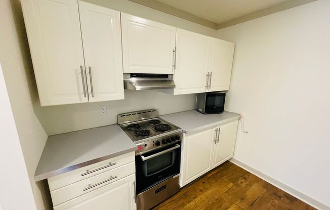 2 beds, 1 bath, $1,449, Unit Unit 109