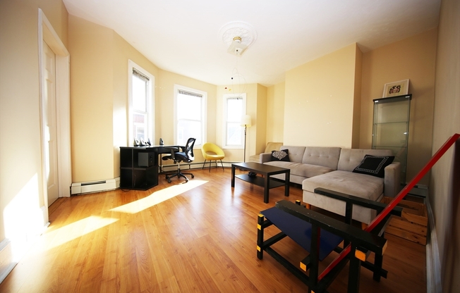 32 GAY HEAD ST