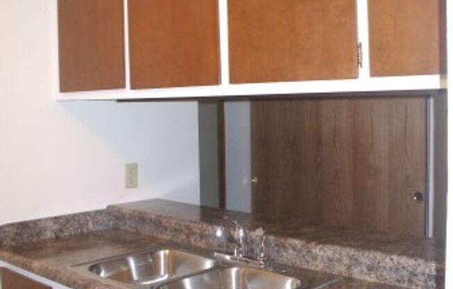 2 beds, 1 bath, 850 sqft, $1,144, Unit 7926 - 5