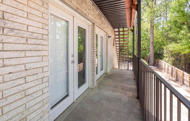2 beds, 1 bath, $1,450, Unit 26