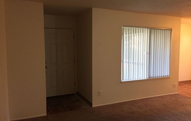 2 beds, 1 bath, 980 sqft, $1,200, Unit 19