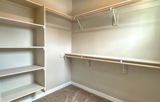 3 beds, 2.5 baths, 1,026 sqft, $2,310, Unit 4616