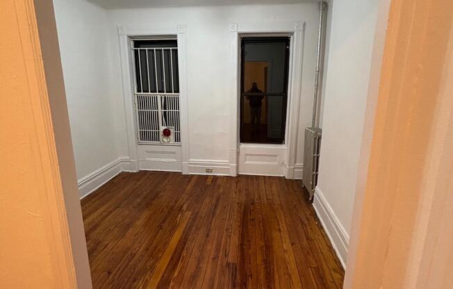 1 bed, 1 bath, $2,279.19, Unit 4D