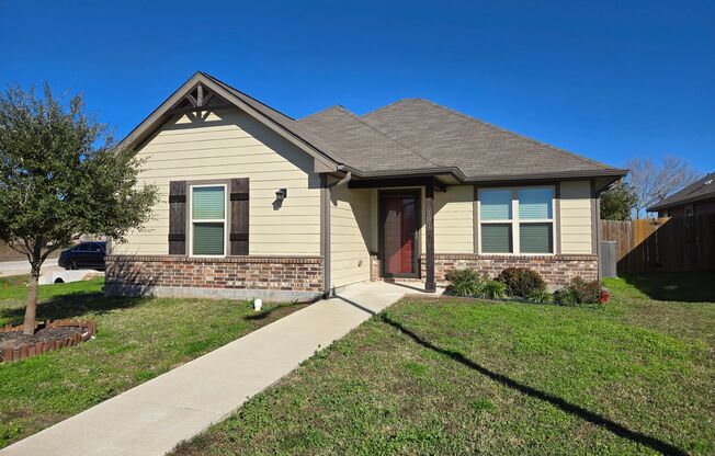 Cozy 3 Bedroom 2 Bath Home in Navasota!!