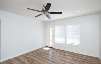 2 beds, 1 bath, $2,495, Unit 1C