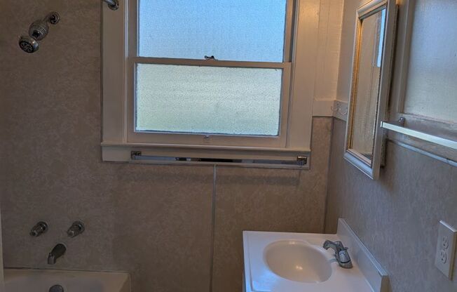 2 beds, 1 bath, $1,750