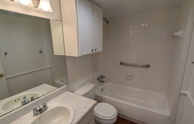 1 bed, 1 bath, 816 sqft, $835, Unit TH 142