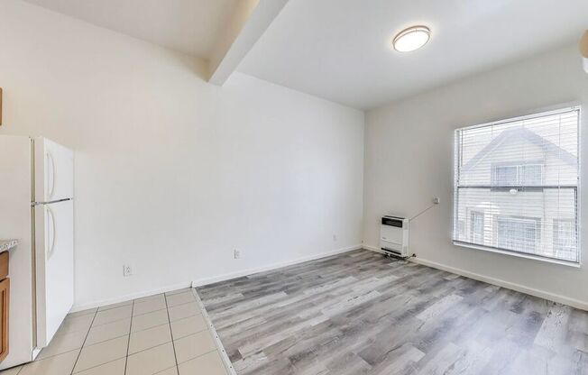 646 FOOTHILL BLVD