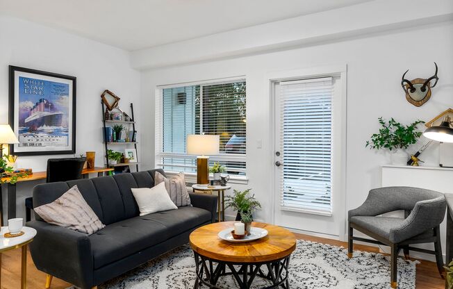 1 bed, 1 bath, 745 sqft, $1,975