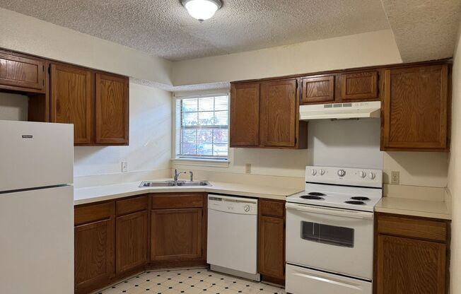 805 SE 4th St #106, Grand Prairie, TX 75051