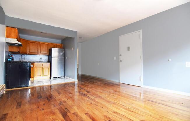2 beds, 2 baths, 1,300 sqft, $3,300