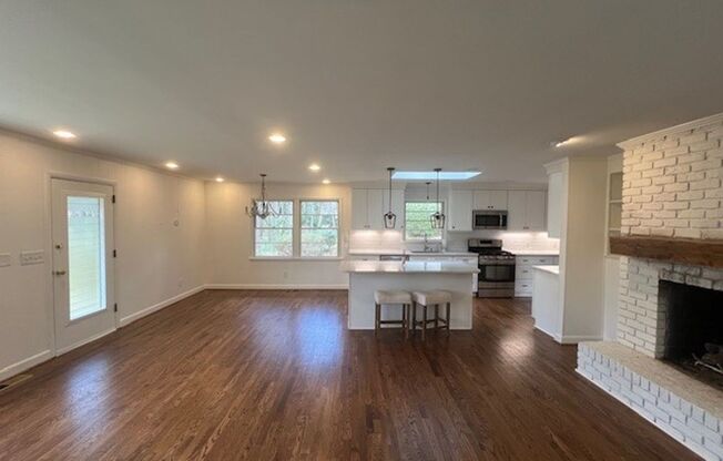 Beautiful remodeled Home near Crabtree