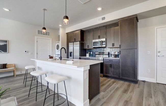 Modern 2 bedroom 2 bathrooms available in downtown Denver!