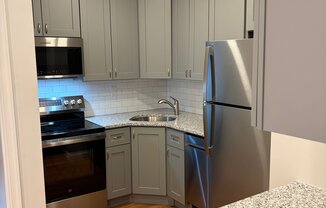 15 E READ ST