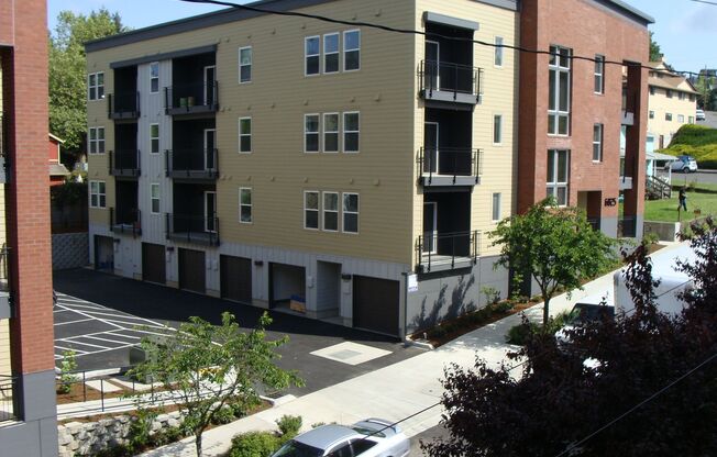1 bed, 1 bath, 676 sqft, $1,540, Unit 1-215