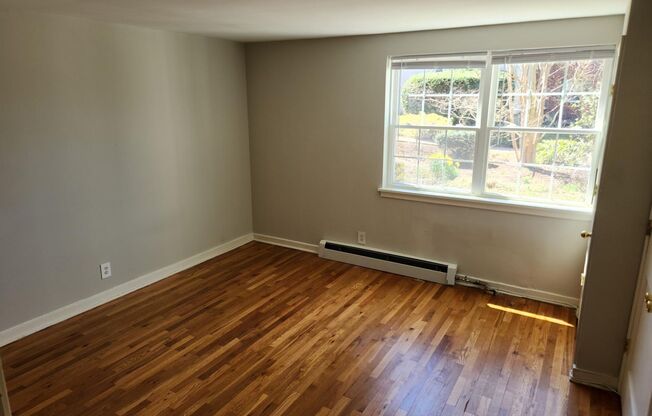 2 beds, 1 bath, 897 sqft, $2,225, Unit A-21