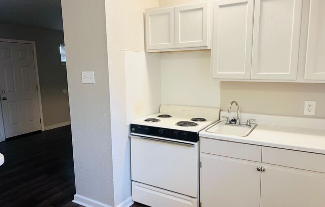 Studio, 1 bath, 556 sqft, $650, Unit 773