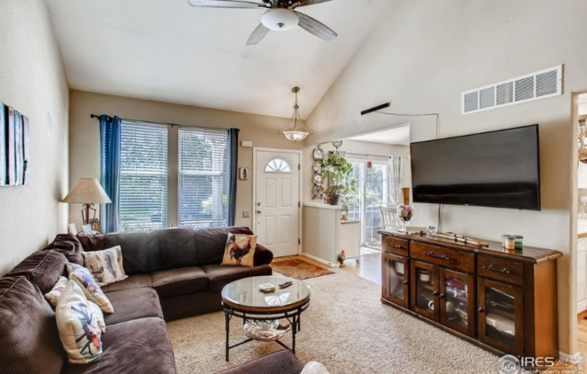 2814 Rock Creek Dr