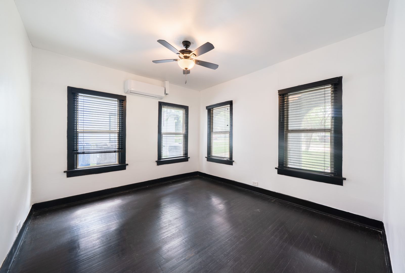Charming Spanish Revival bungalow!