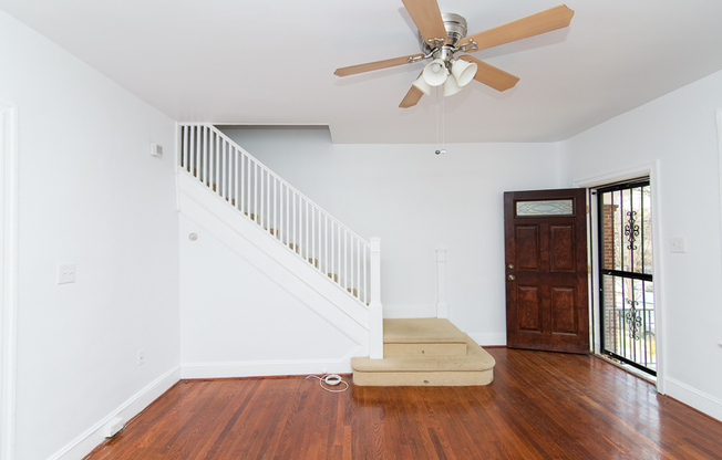 208 CHANNING ST NE