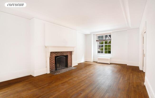 50 W 67 ST