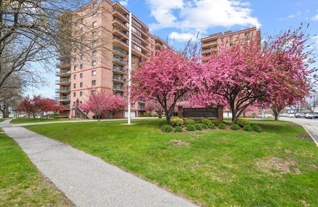 2 beds, 2 baths, 1,206 sqft, $2,900, Unit 505