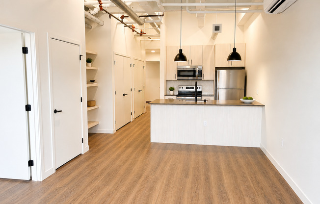 1 bed, 1 bath, 713 sqft, $2,295, Unit 109