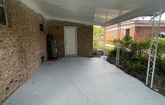 5 beds, 2 baths, $1,595