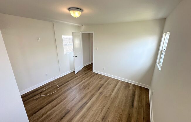 Highly updated and private Cottage. No shared walls!