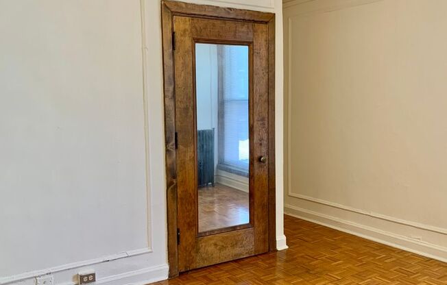 Studio, 1 bath, 300 sqft, $1,365, Unit 530-512