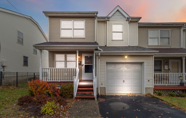 283 MUHAMMAD ALI AVE