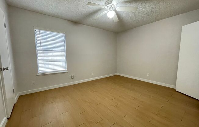 1 bed, 1 bath, 700 sqft, $999, Unit LAW11-311