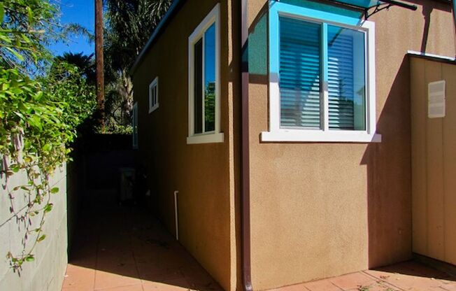2bed/1 bath ADU--NEW--Private with wrap around patio/yard Washer/Dryer included!