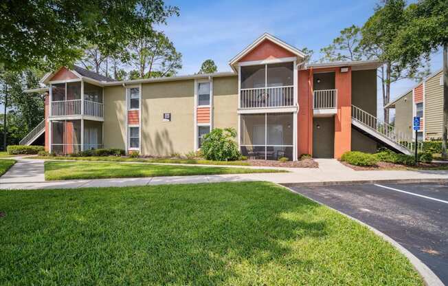 Exterior of Latigo 27