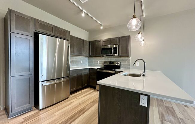 1 bed, 1 bath, 779 sqft, $1,430, Unit HW-509