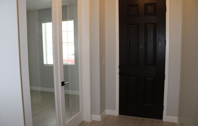 405 COLEFORD LN.