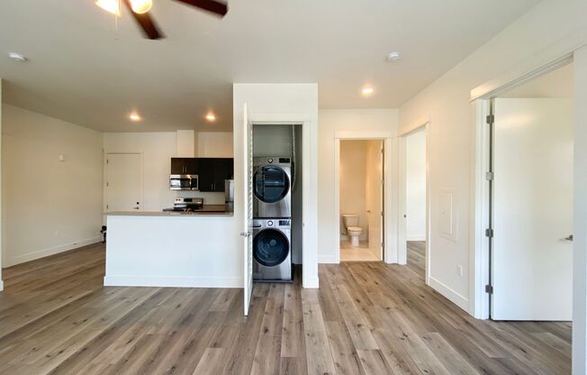 3 beds, 2 baths, 980 sqft, $2,375, Unit 220