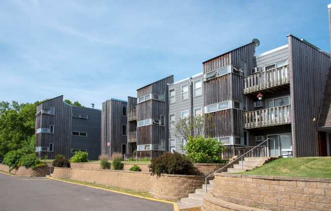 Bass Lake Crossing exterior