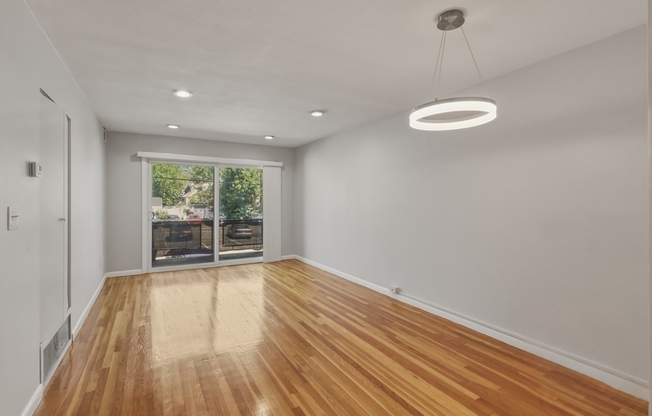 800 Hyde Park Ave